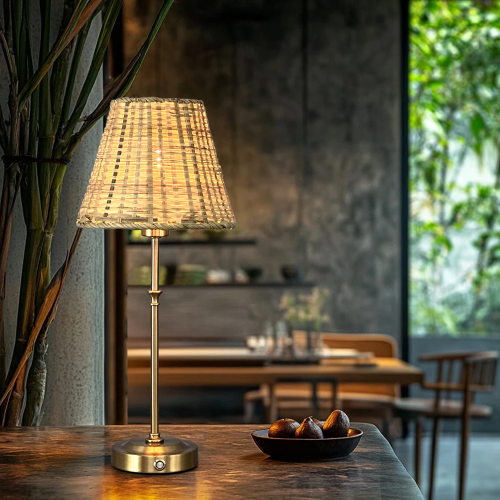 Exclusive Design Bamboo Rattan Restaurant Table Lamps 5200mah High-Capacity Battery Replaceable Lampshade Cordless Table Lamp