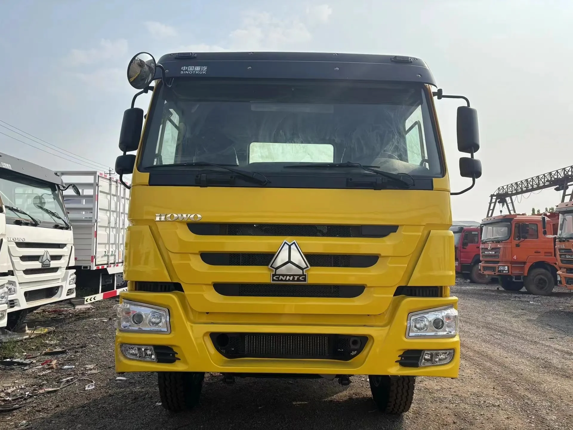 Howo Sinotruk A7 420 Trucks 6*6 CNG Used Tractor Heavy 8x4 Drive Wheel Right Steering Diesel Fuel