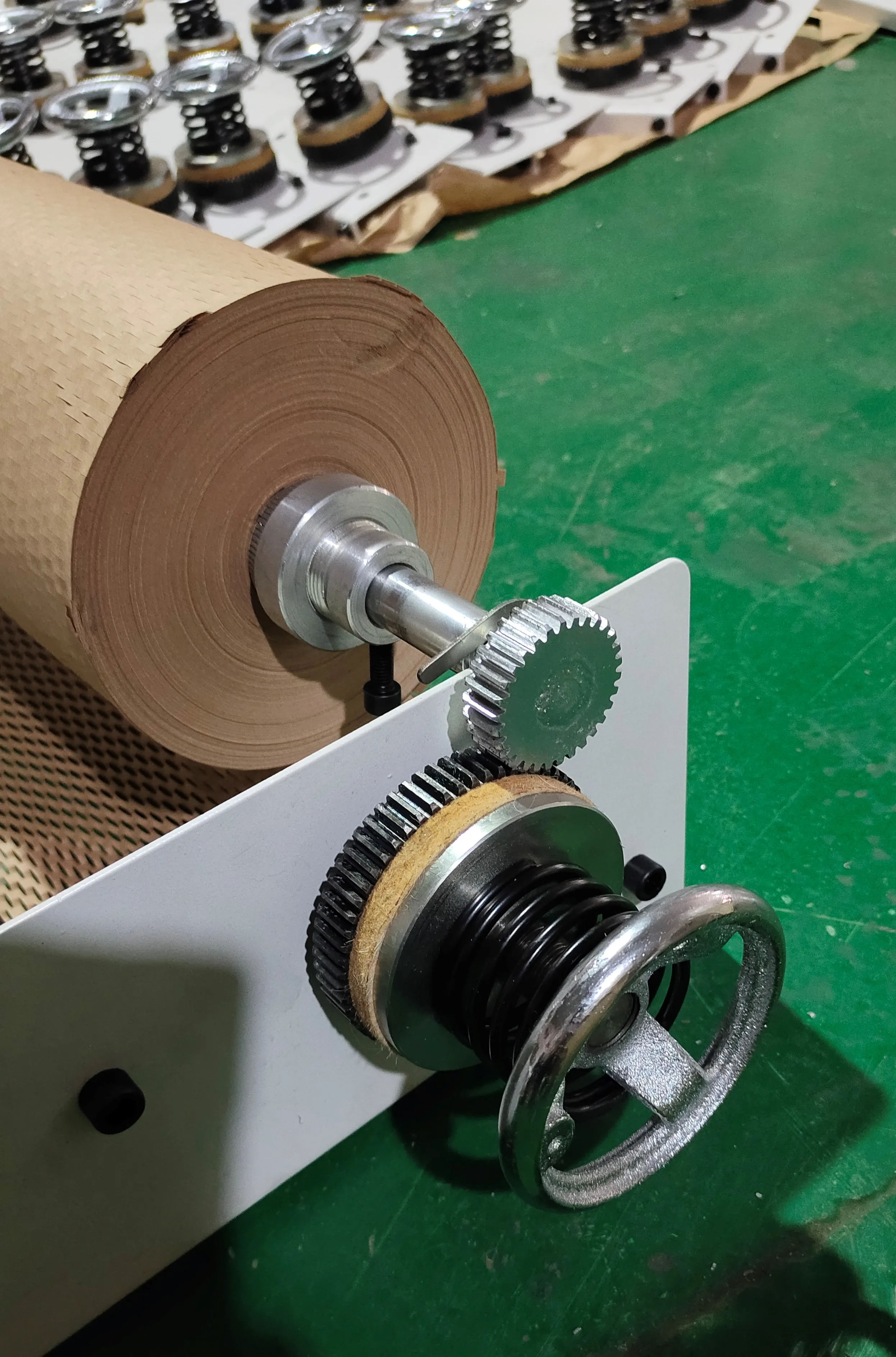 High Speed Expands Honeycomb Paper Wrap Dispenser Machine Auxiliary Equipment Convenient Honeycomb Paper Cutting Machine