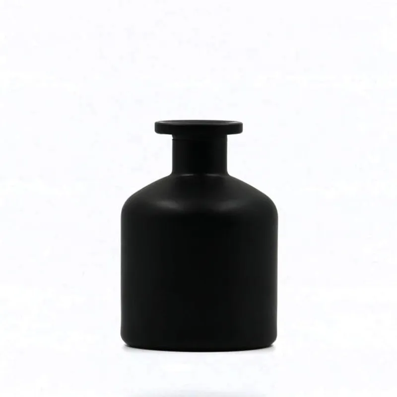 Wholesale Small 50ml 100ml 150ml 200ml Black Glass Reed Diffuser Aroma Bottle Air Fresher Container