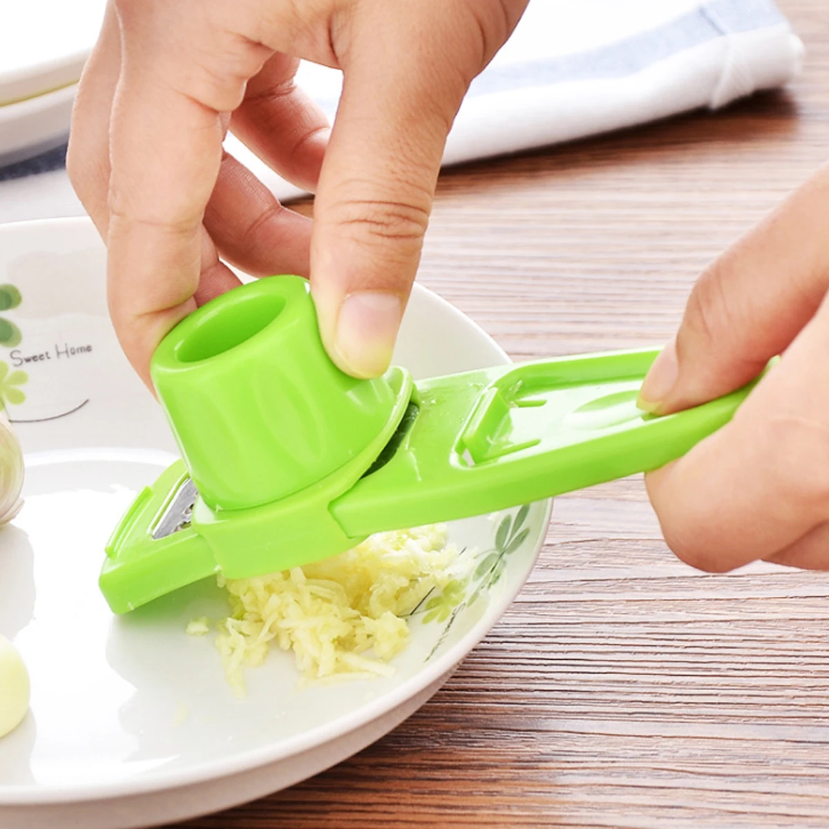 One Stop Shopping Kitchen Cheap Price Mincer Press Tool Crusher Powder Fresh Capsules Crusher Granulated Ginger Garlic Chopper