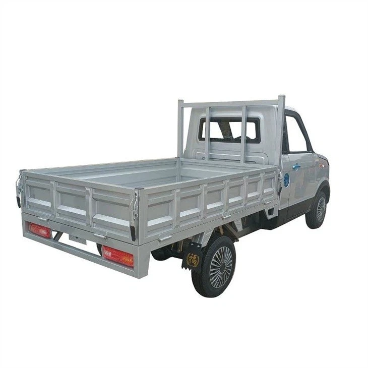 China Hot Sale C72 Gasoline Car 1.6l/2.0l 4 Cylinders Engine 4 Doors 5 Seater Mini Truck