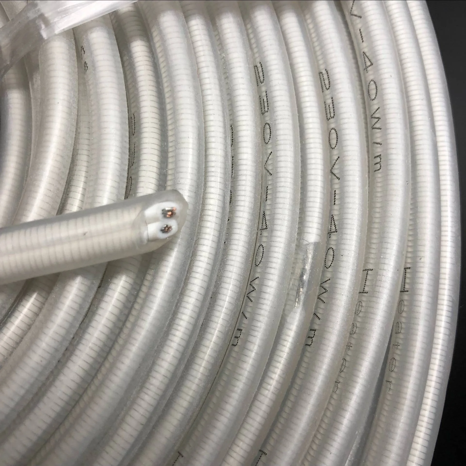 30 Вт/м постоянной мощности силиконовой резины водоотводная труба Размораживание нагревательный провод кабель