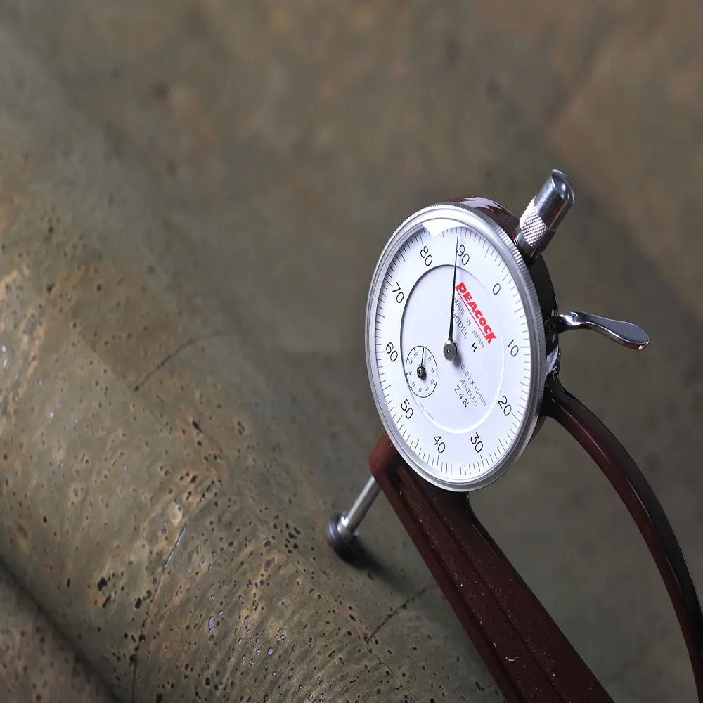 Hot Selling Dyed Color Natural Cork Fabric Cork Leather Fabric for Handbag Notebooks Bag Shoes Wallpaper