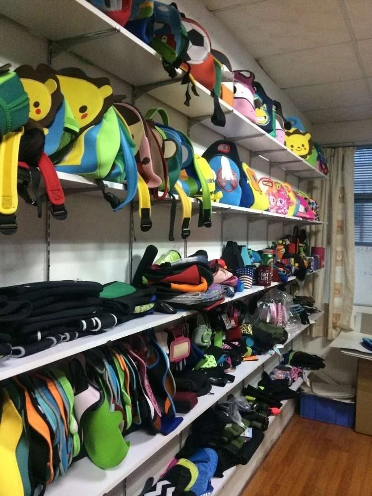 Reusable Drink Sleeve Insulated Neoprene Sleeve for Iced Fountain Drinks and Soda Cup Sleeve, Ideal for Medium 22-24oz Drink Cup