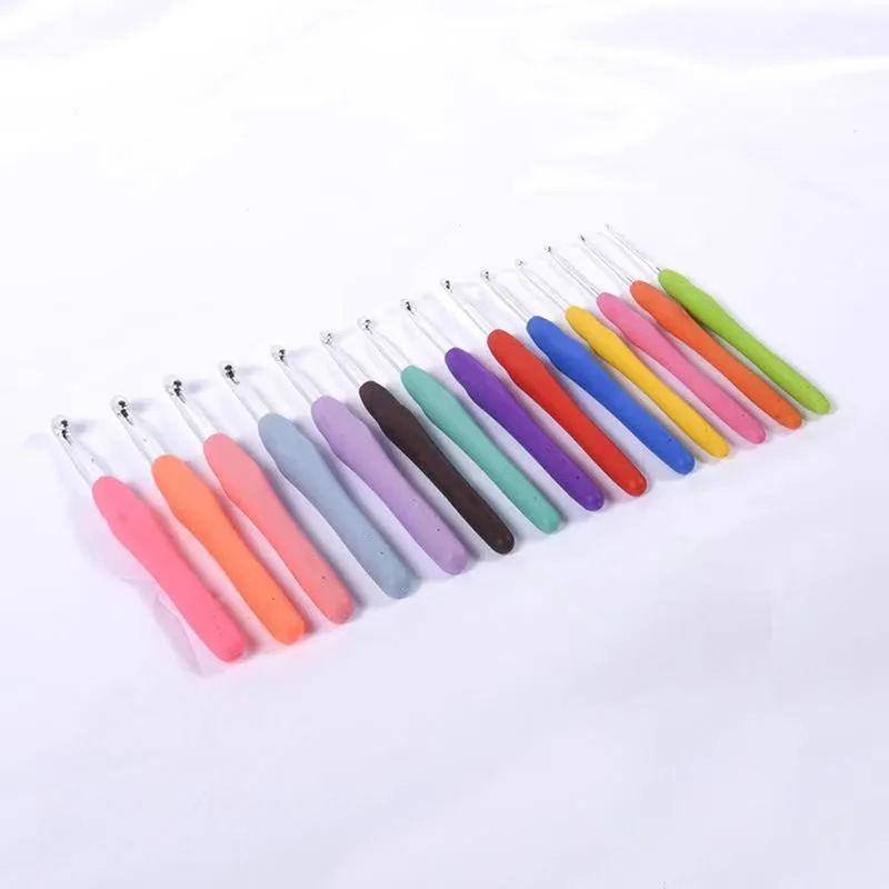 14pcs high quality wholesale colorful  Knitting Needle Kit Soft Grip Handles Aluminum Crochet Hooks 2.0mm-10.0mm