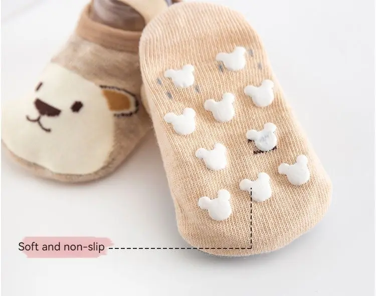Wholesale hot sale comfort cotton anti slip toddler socks non skid ankle cartoon animal pattern baby non slip cute socks