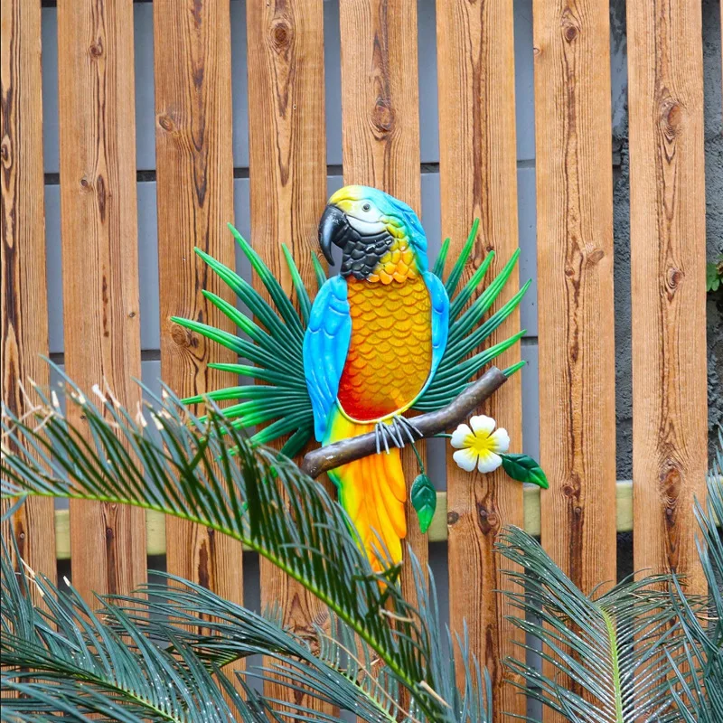 Home Decor Indoor Outdoor Fused Glass Paint Hanging Garden Decoration for Patio Fence and Porch Metal Parrot Wall Decor