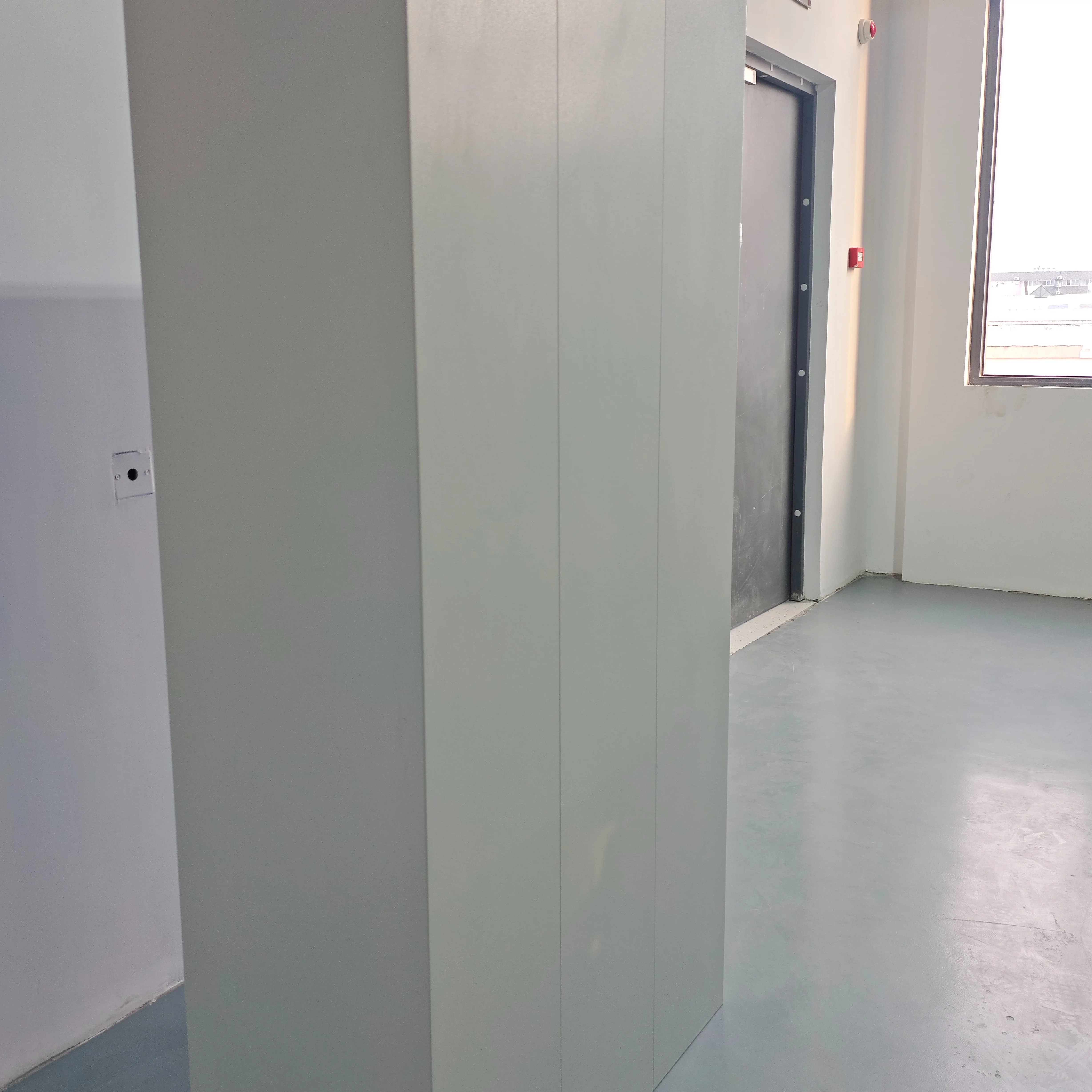 High Quality Steel-Made Swimming Pool Safety Metal Storage Cabinet With Separators