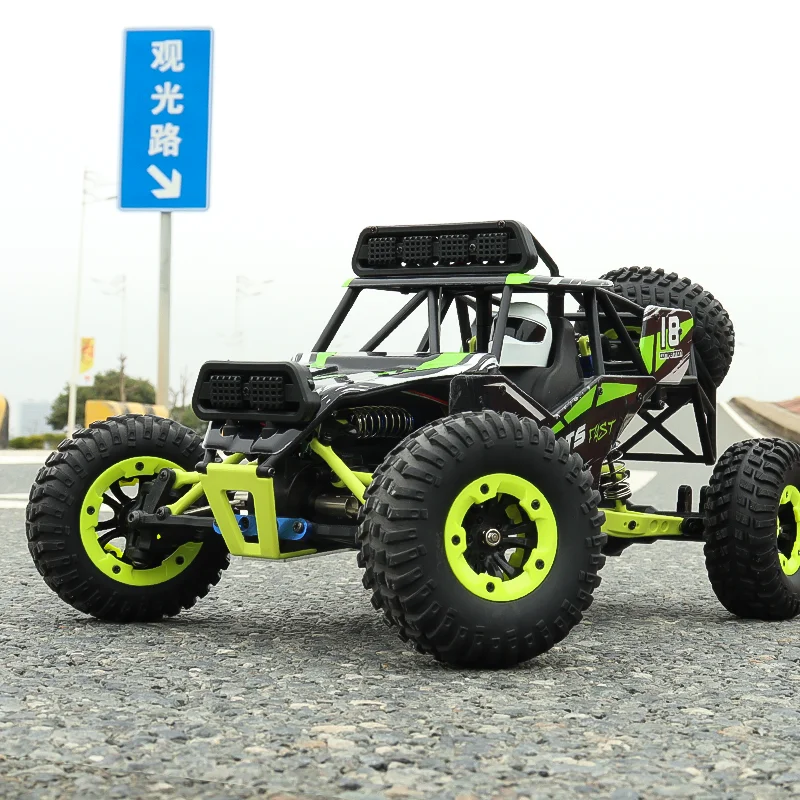 Full-scale four-wheel drive 50km/h power motor off-road high speed remote control car rc car with LED light