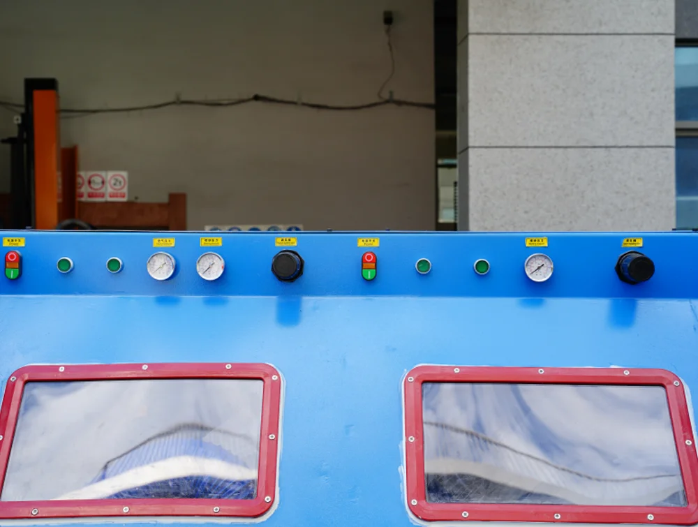 Muti Station Vapour Sand Blasting Machines