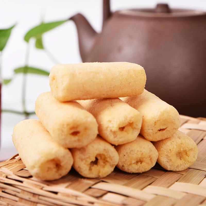 Hot selling Chinese Crispy Salty Egg Yolk flavor Stuffed Rice Roll Snack Fried Rice Cracker Snack  Rice Crisp Biscuits Wholesale