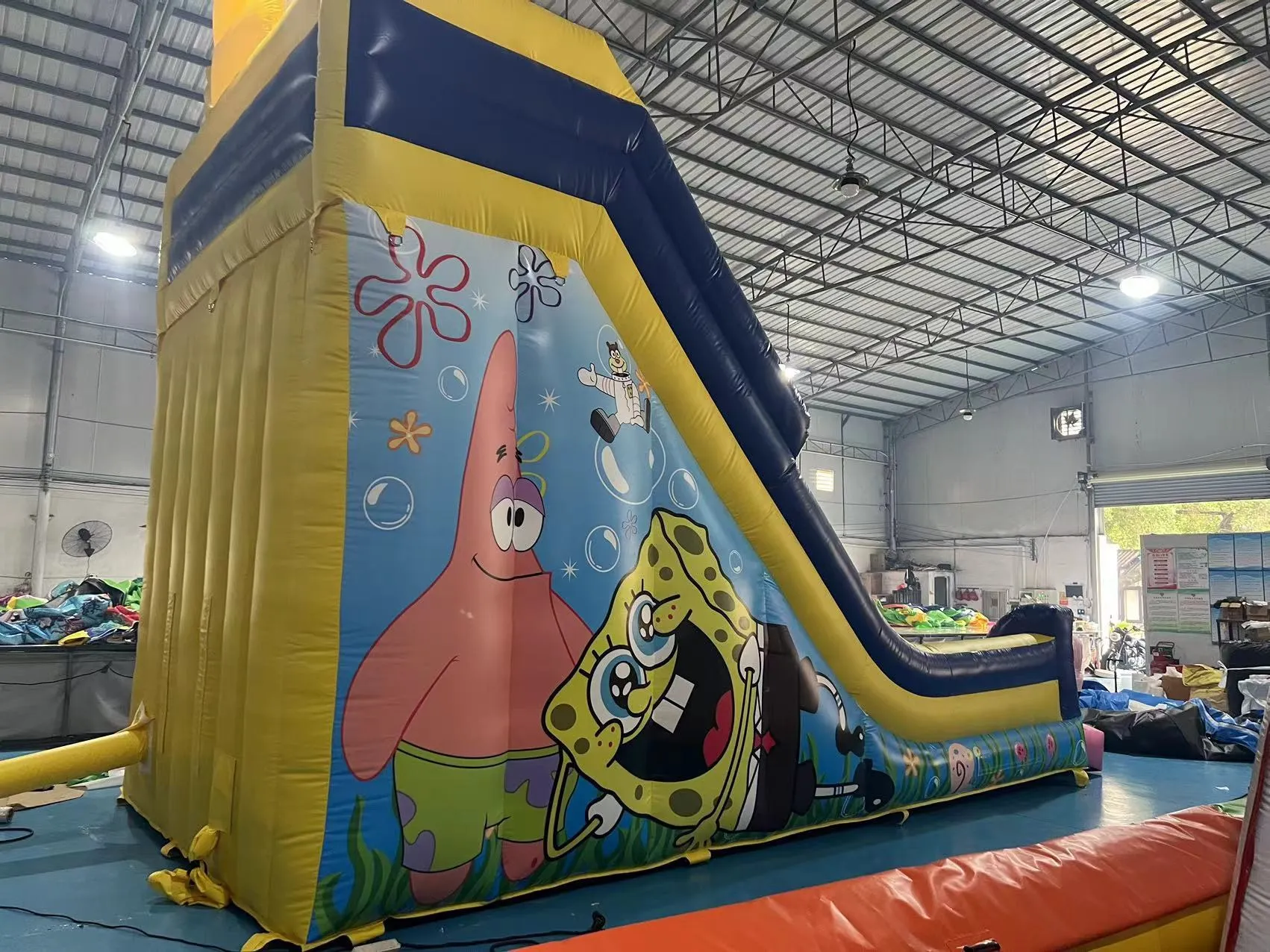 Wholesale Commercial 8x4x6m Inflatable SpongeBob Bouncy Castle Slide Outdoor Kids Jumper Playground Game