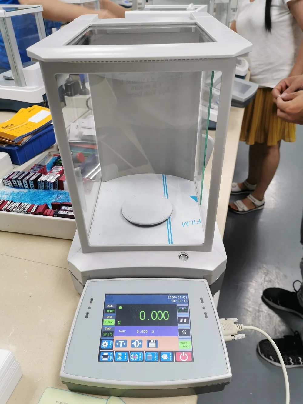 Electronic Digital Touch Screen Analytical Balance 1mg