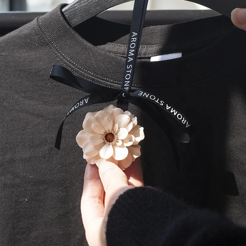 Household Fragrance diatomite ceramic flower car aromatherapy camellia hanging aroma stone