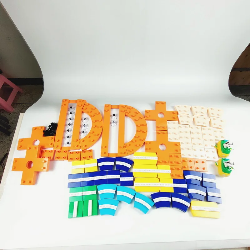 IPOP DIY BO Train toy Block set 113PCS Battery operation with Racing Track Set Toy Track the Railway train toy for kids