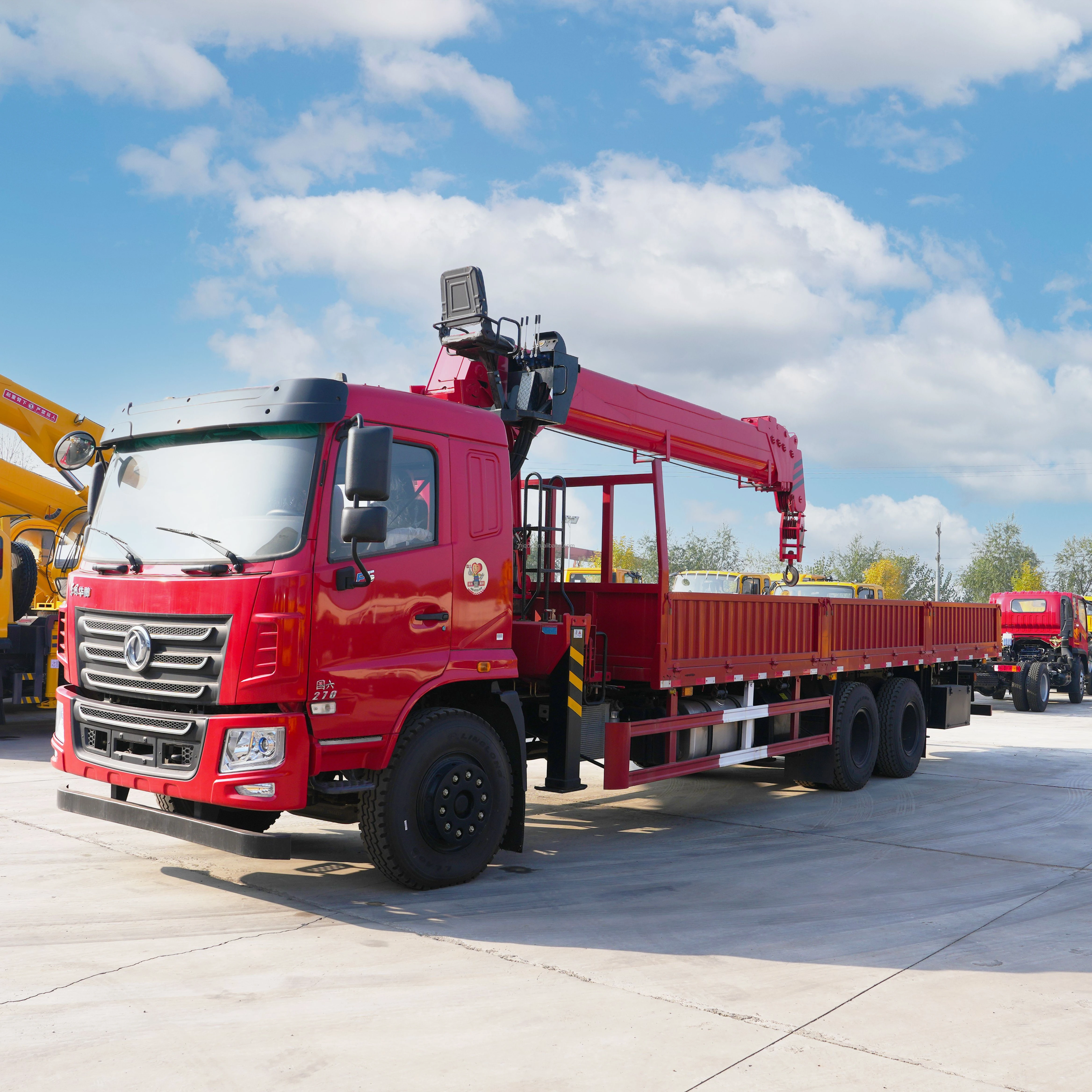 JQCM China Truck Crane Brand Manufacturer Hydraulic Truck Crane 12-ton Truck-mounted Crane