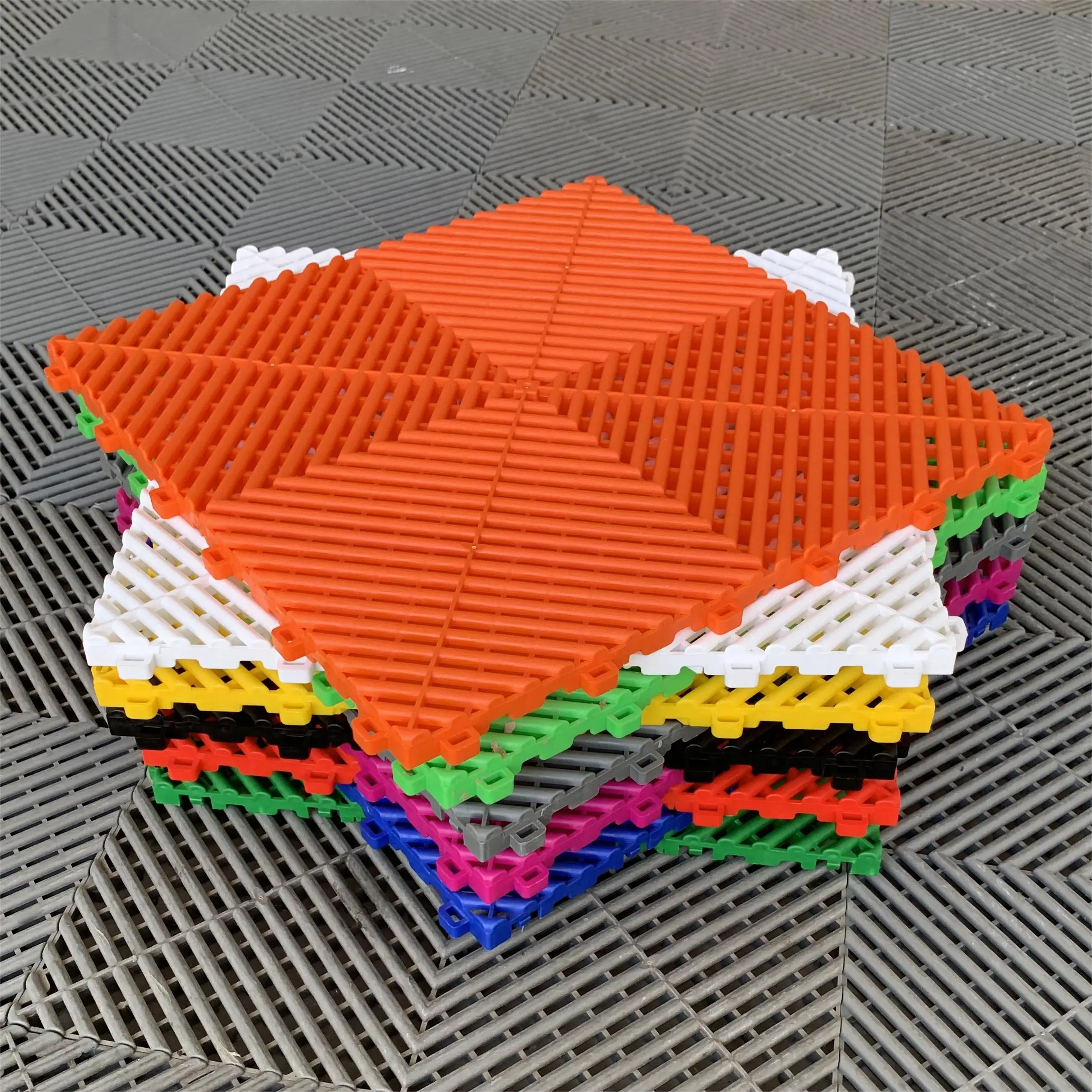 Factory Wholesale Free-Flow Car Wash Plastic Floor Interlocking Plastic Floor Tiles for Car Detailing  Luxury Vinyl