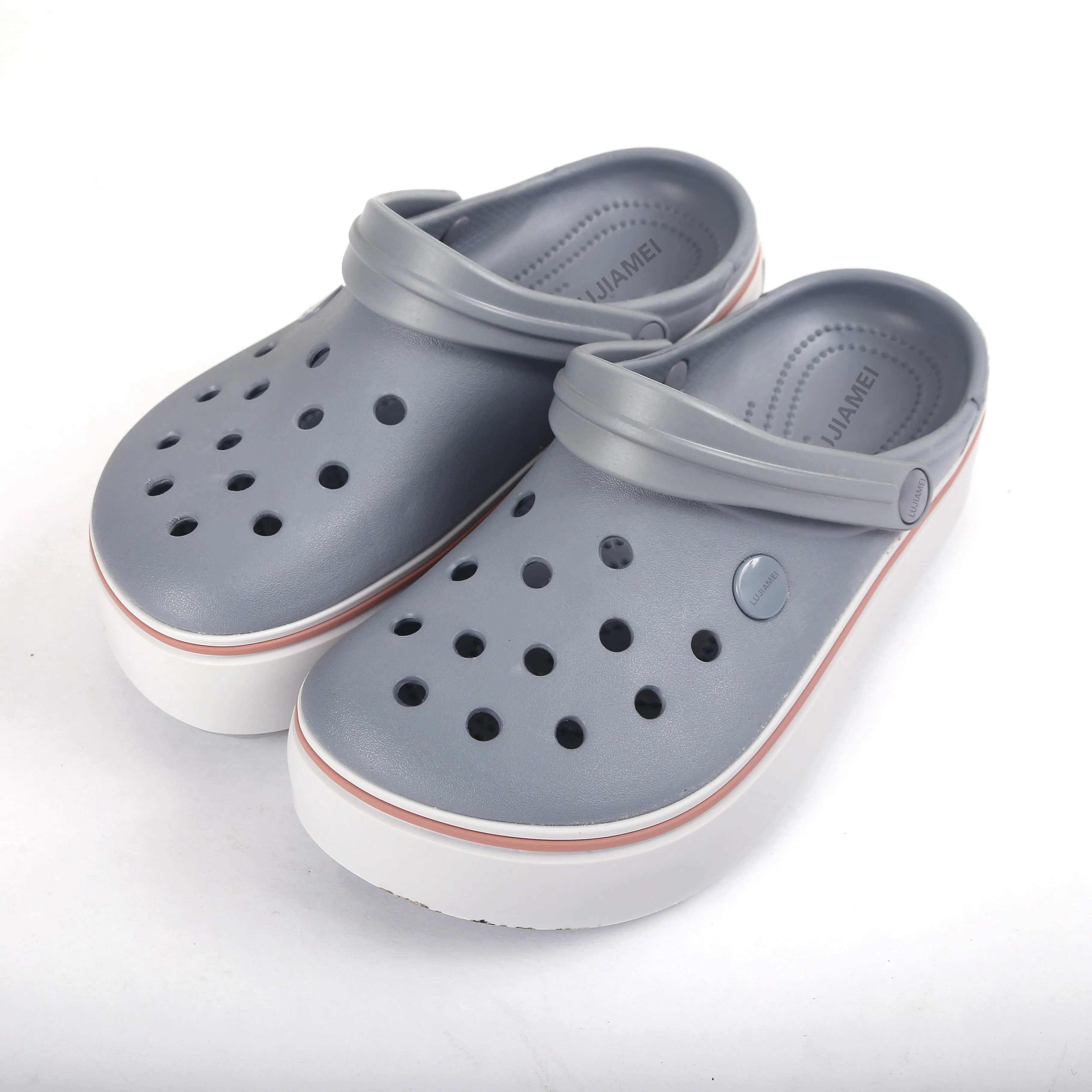 2024 Wholesale Soft EVA New Style Beach Clogs Shoes For Unisex home Anti-slippery Platform Sandals Summer Garden Slippers