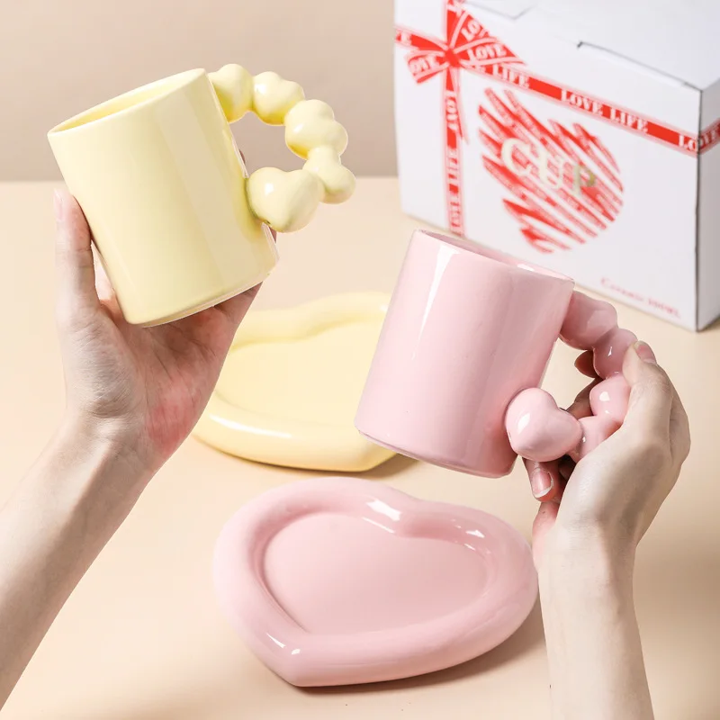 French Luxury Coffee Plating Color Heart Shape Ceramic Cute Mug Coffe Cup With Spoon Saucer