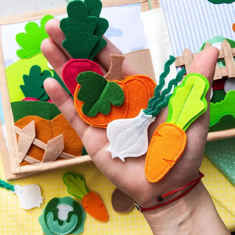 Professional manufacturing in soft baby activity binding silk quiet cloth book education memory for Children