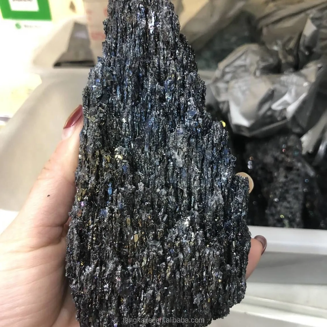 Hot sale of high quality colorful silicon carbide mineral specimen decoration