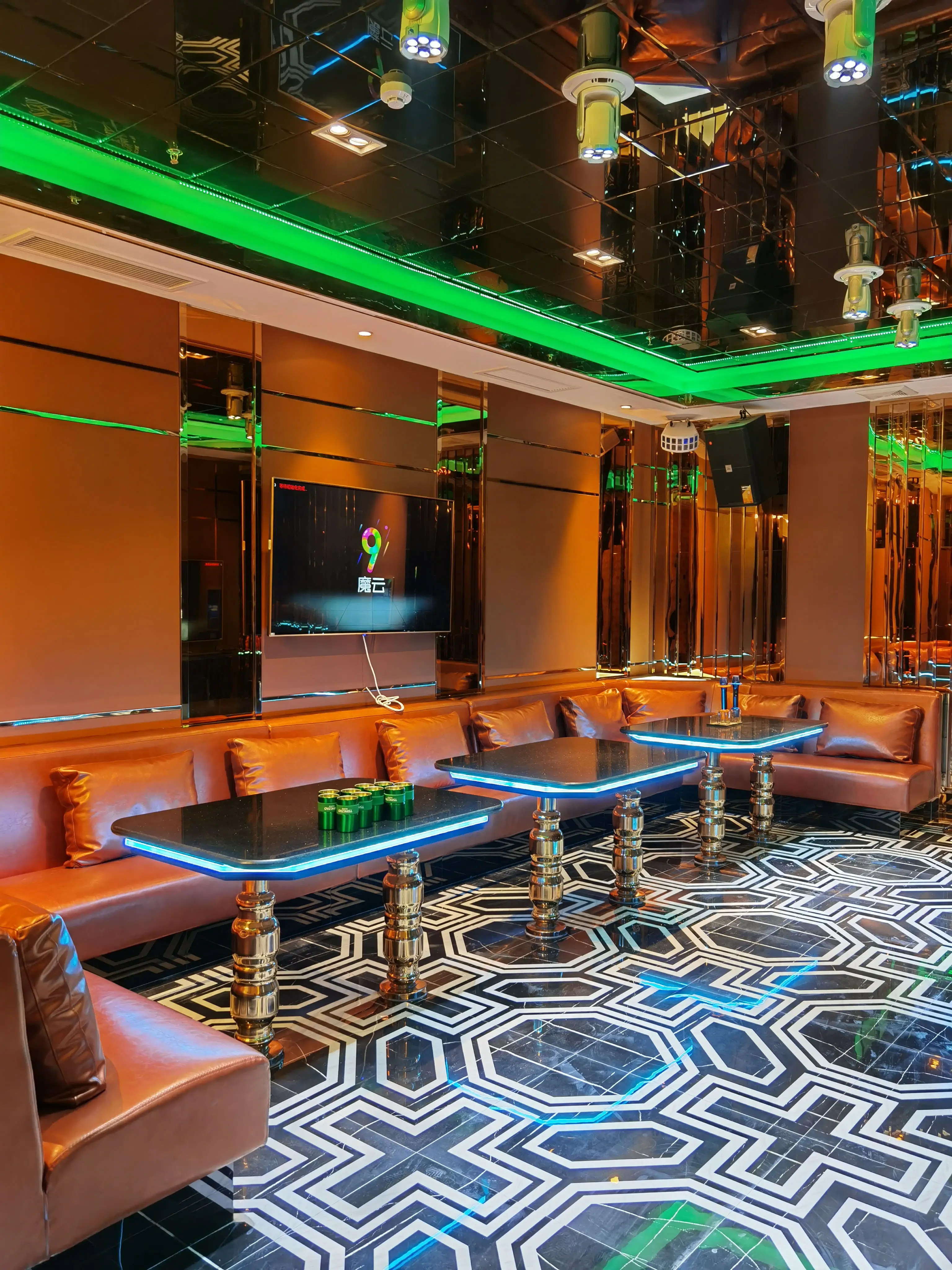 2024 New Hot Customized Decoration Interior Design  Nightclub Well-Textured Ktv Sofa