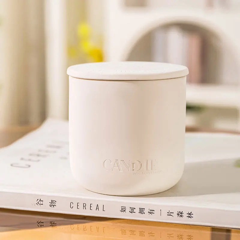 Natural Holiday Widely Used Solid Wax Ceramic Jar Scented Candle With Color Box