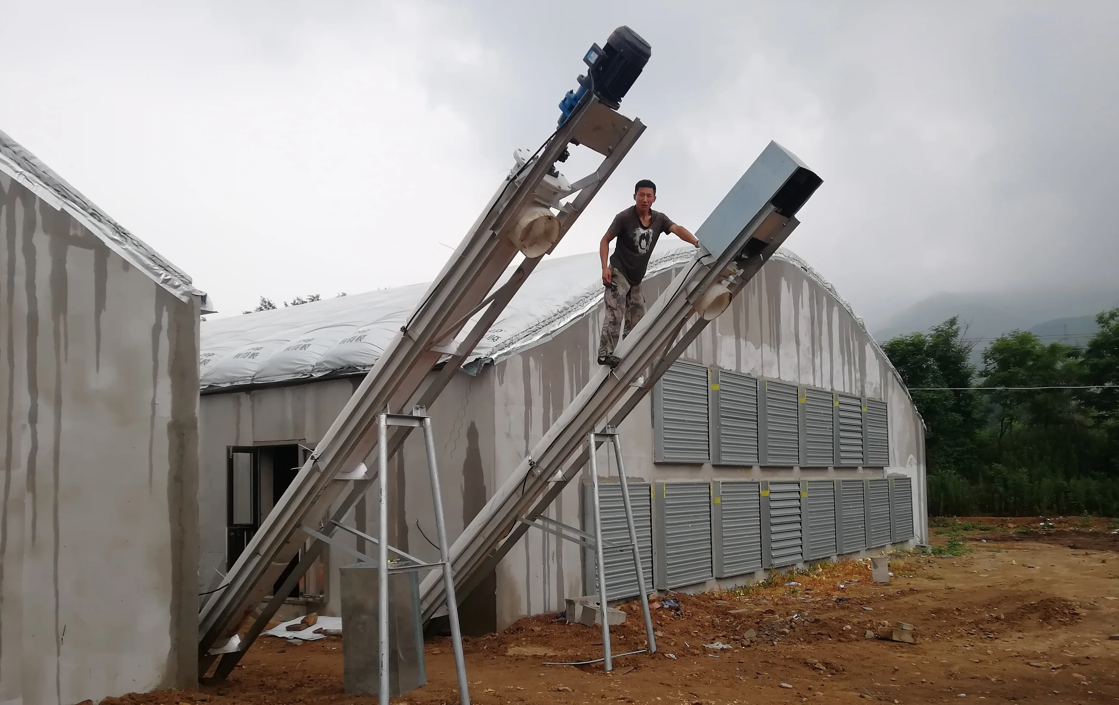 Automatic chicken feeding cage    H Frame Chicken Coop