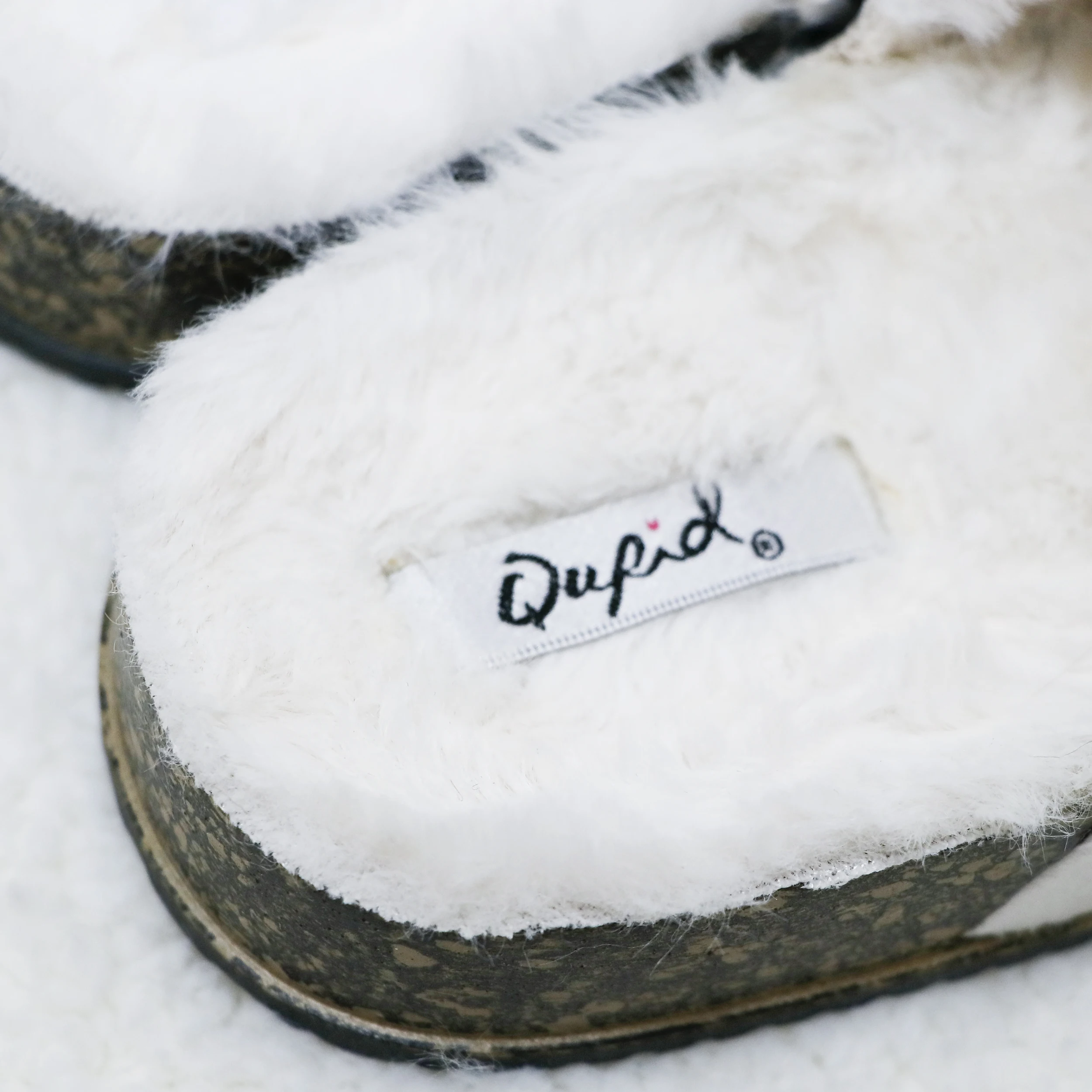 New Cow Color Leisure Flat Bottom Belt Buckle Hollow Open Toe Comfortable  Wood Cork Slippers