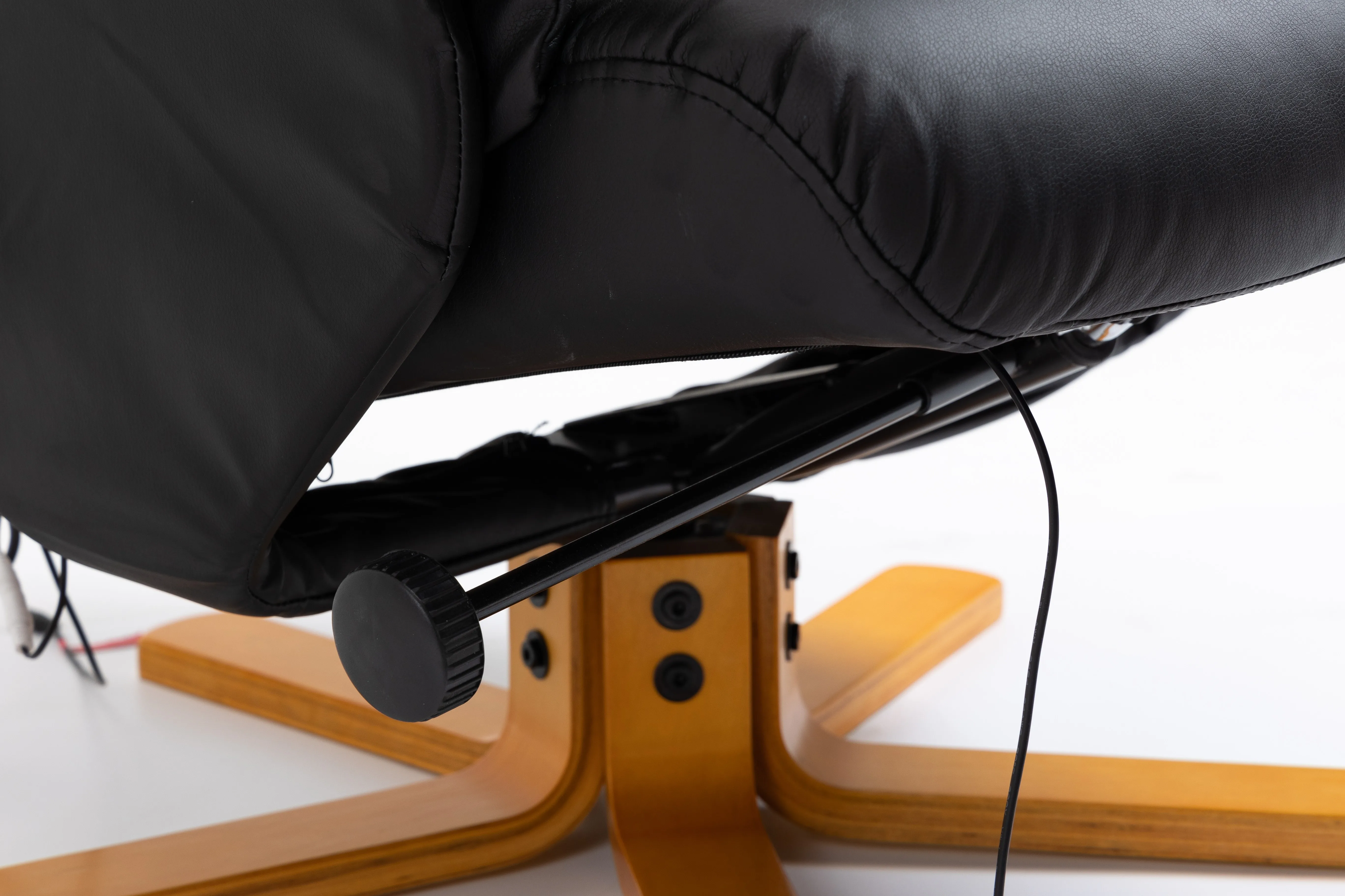 Reclining  massage chair with  APP control and USB charging port .storage function ottoman.specialize!!