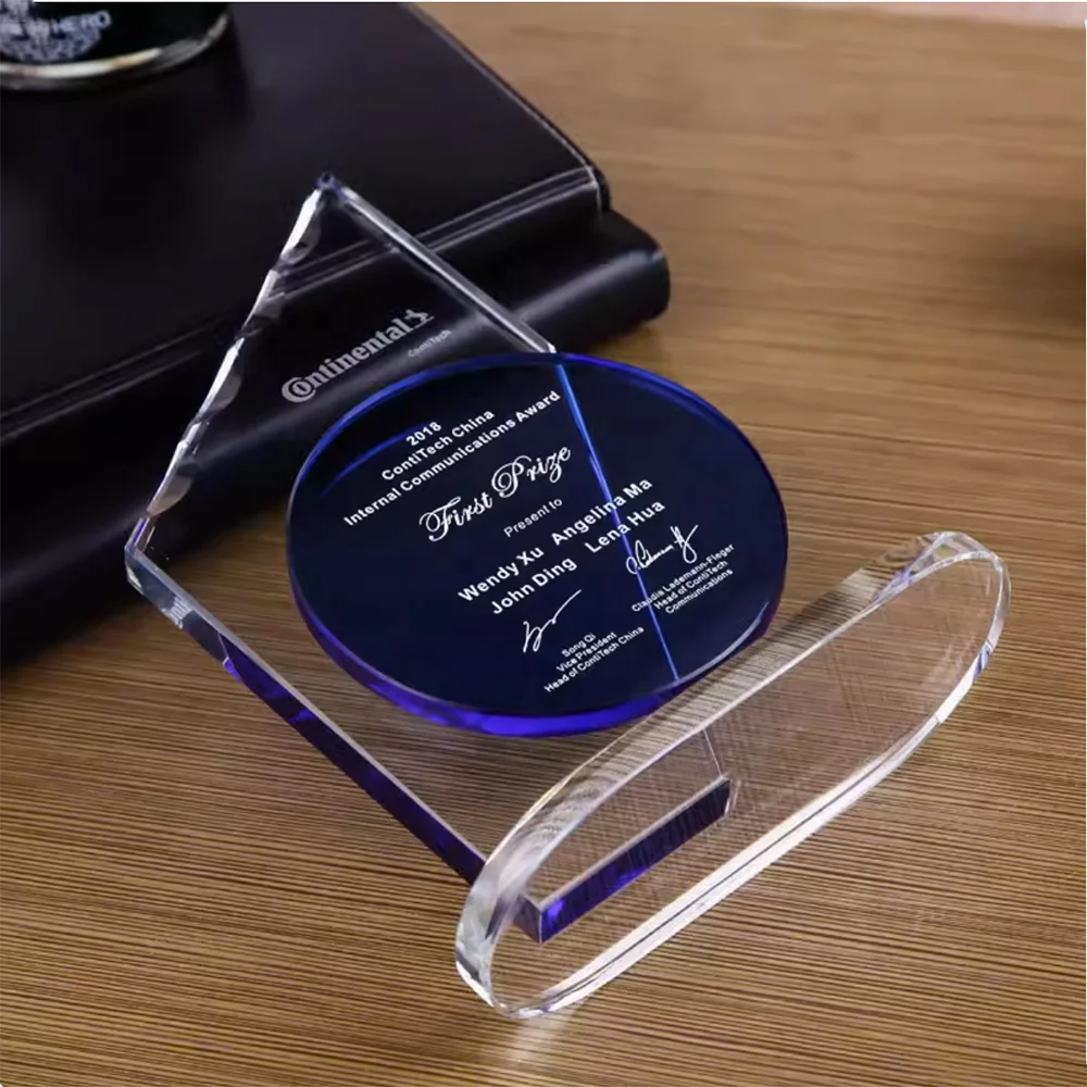 Wholesale golf Clear Crystal Blue Glass Trophi Plaque Trophy Handmade Love Souvenir Award in Cup Shape Engraved Gift