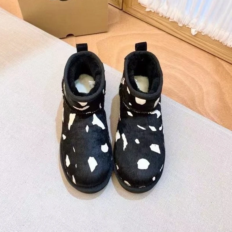 2021 winter new milk Cow patterned  Outdoor waterproof warm sheepskin snow boots for women and kids