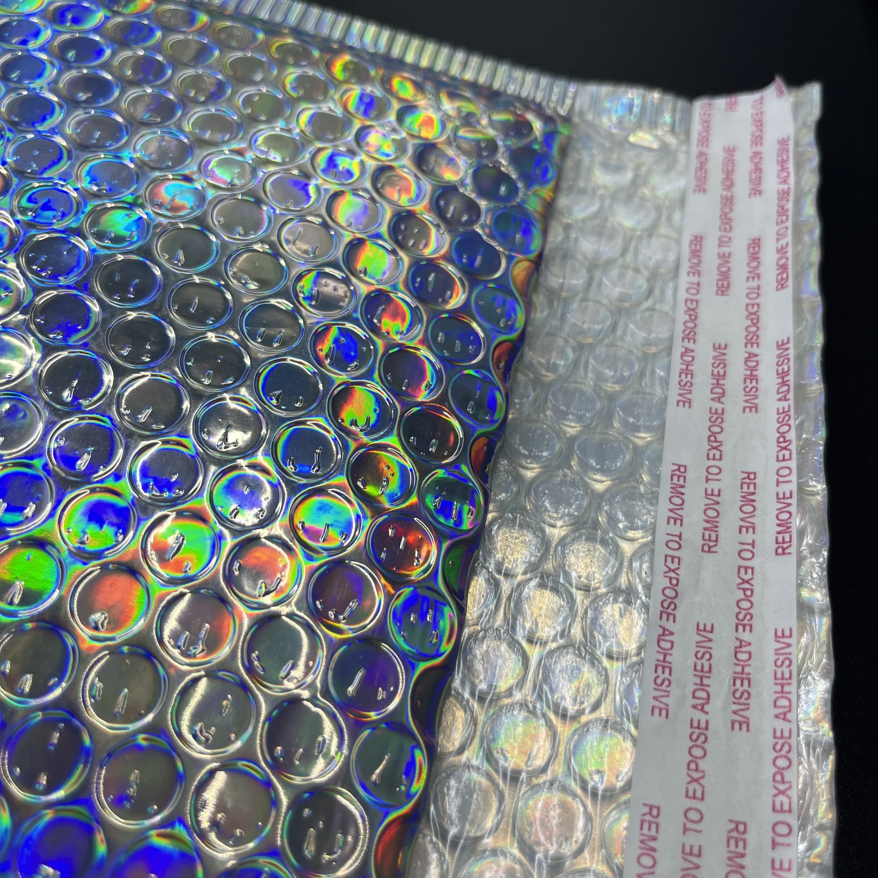 Manufacturer Low Price Poly Mailers White Bubble Cushion Bag Metallic Holographic Bubble Mailer for cosmetic