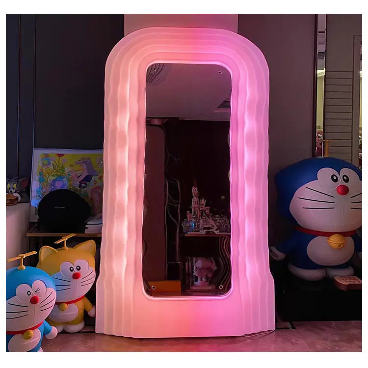 2024 Large Pink Luminous LED Mirrors Full Length Folk Art Wavy Mirror Framed in Resin for Outdoor Use Perfect Souvenir