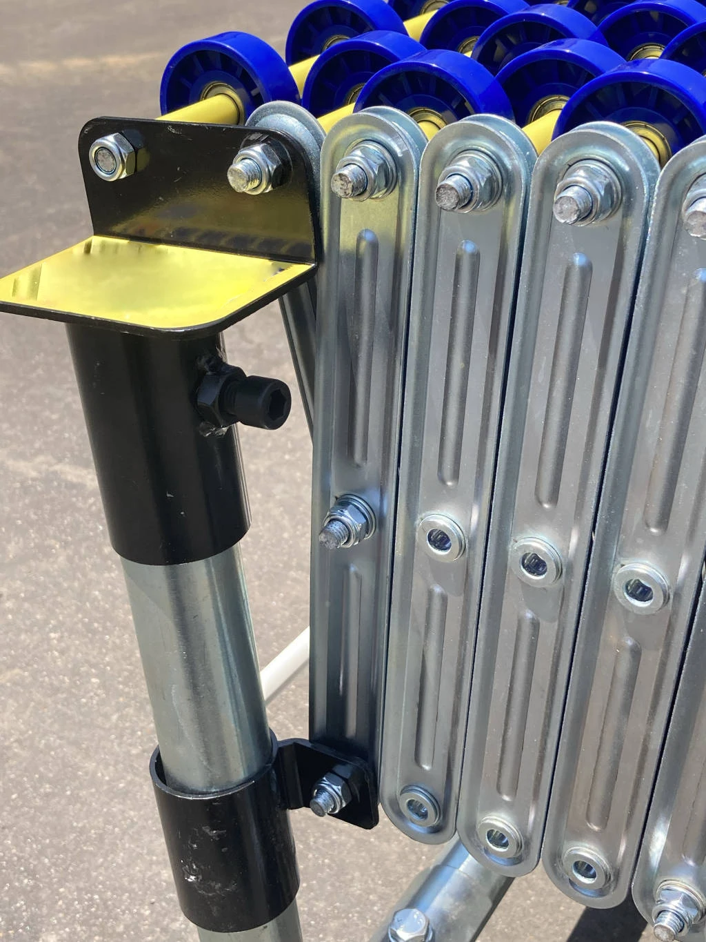 Unloading conveyor Plastic wheel manual gravity expandable roller conveyor