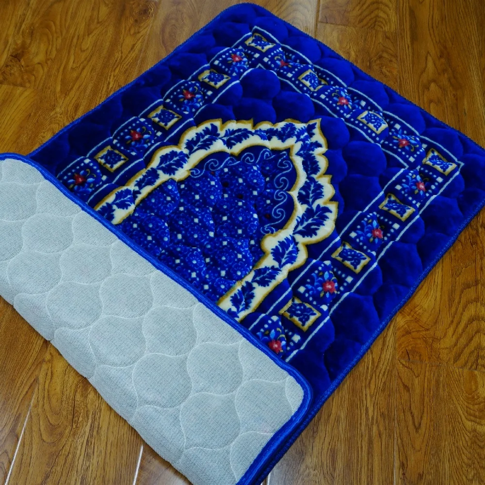 Custom islamic thick soft prayer mat with foam