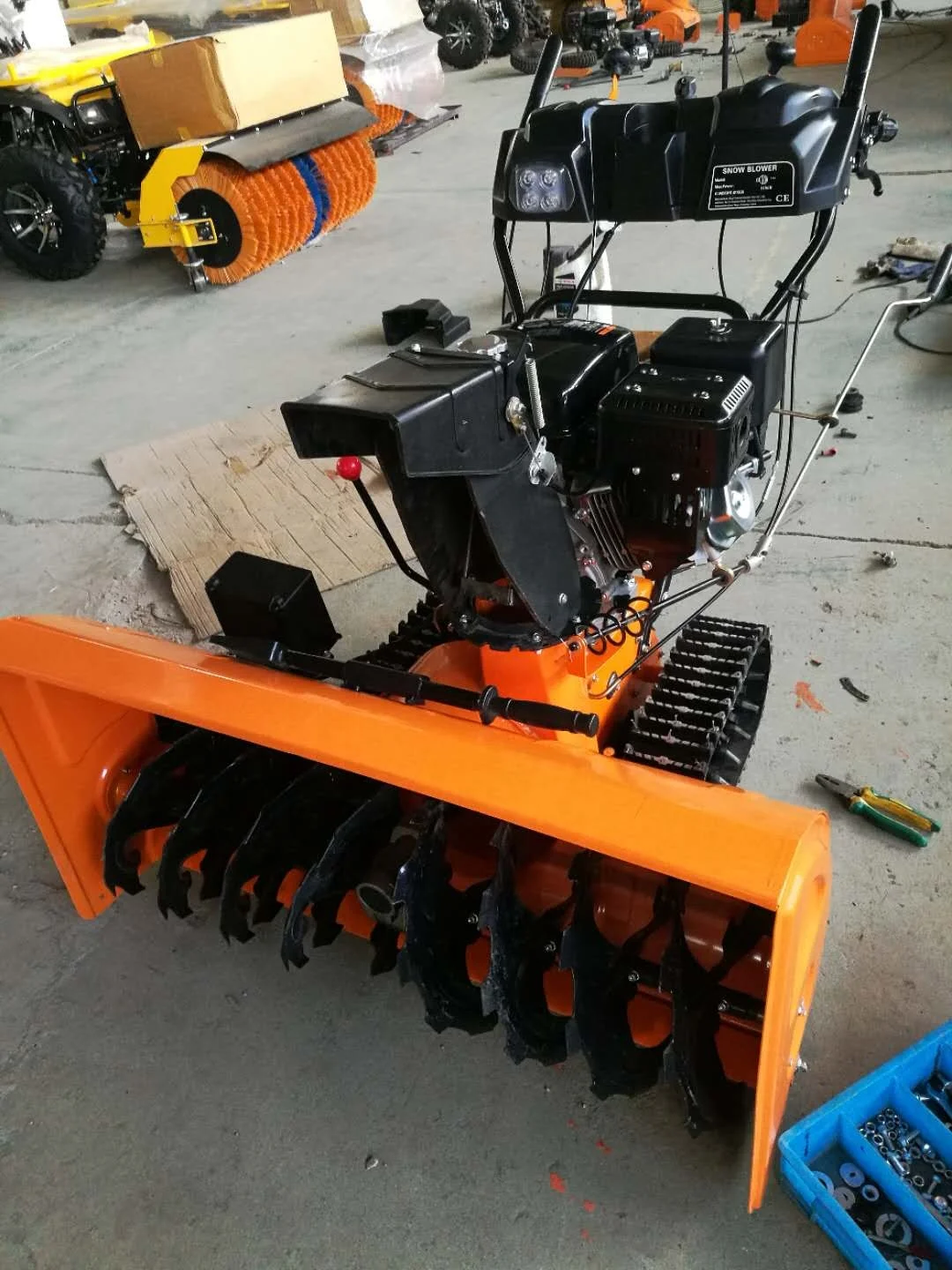 13HP zongshen Track/Wheel Snow Blower/Snow Thrower/Snow Remover CE Approval