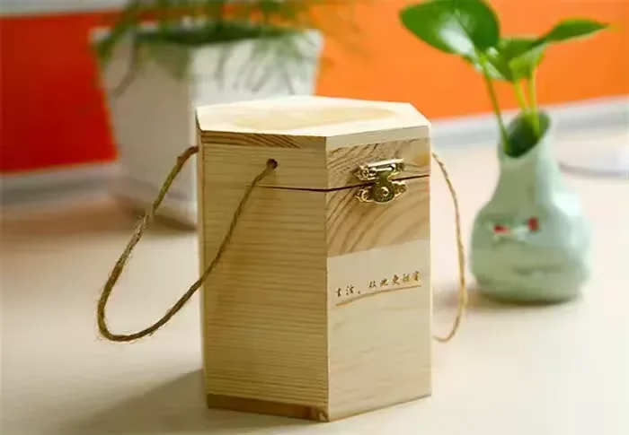 Wholesale Hexagonal Unfinished Pine Wooden Honey Bottle Gift Packaging Box with Liner and Rope Handle