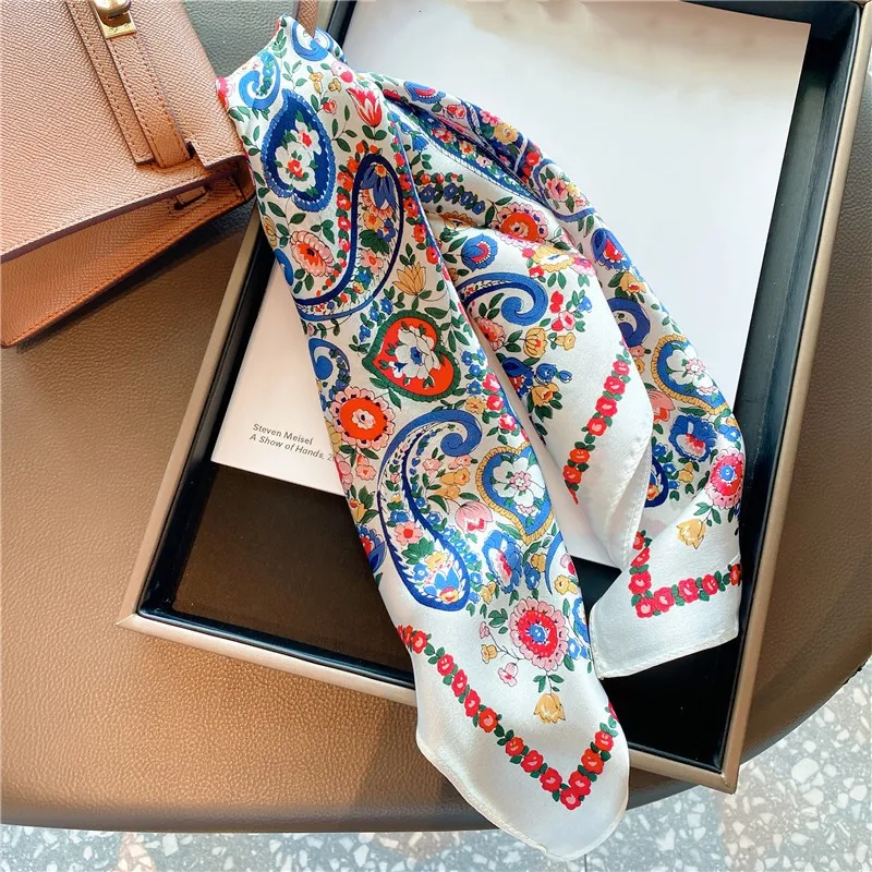Wholesale stylish ladies fashion 53*53cm hook flower print hair silk scarf bandanas 100% pure silk square neck tie scarf women