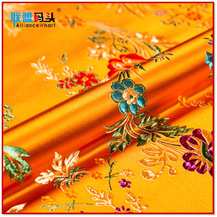 2020 High Quality In Stock Jacquard Style Red Chinese Crabapple Flower Brocade Fabric For Home Textiles