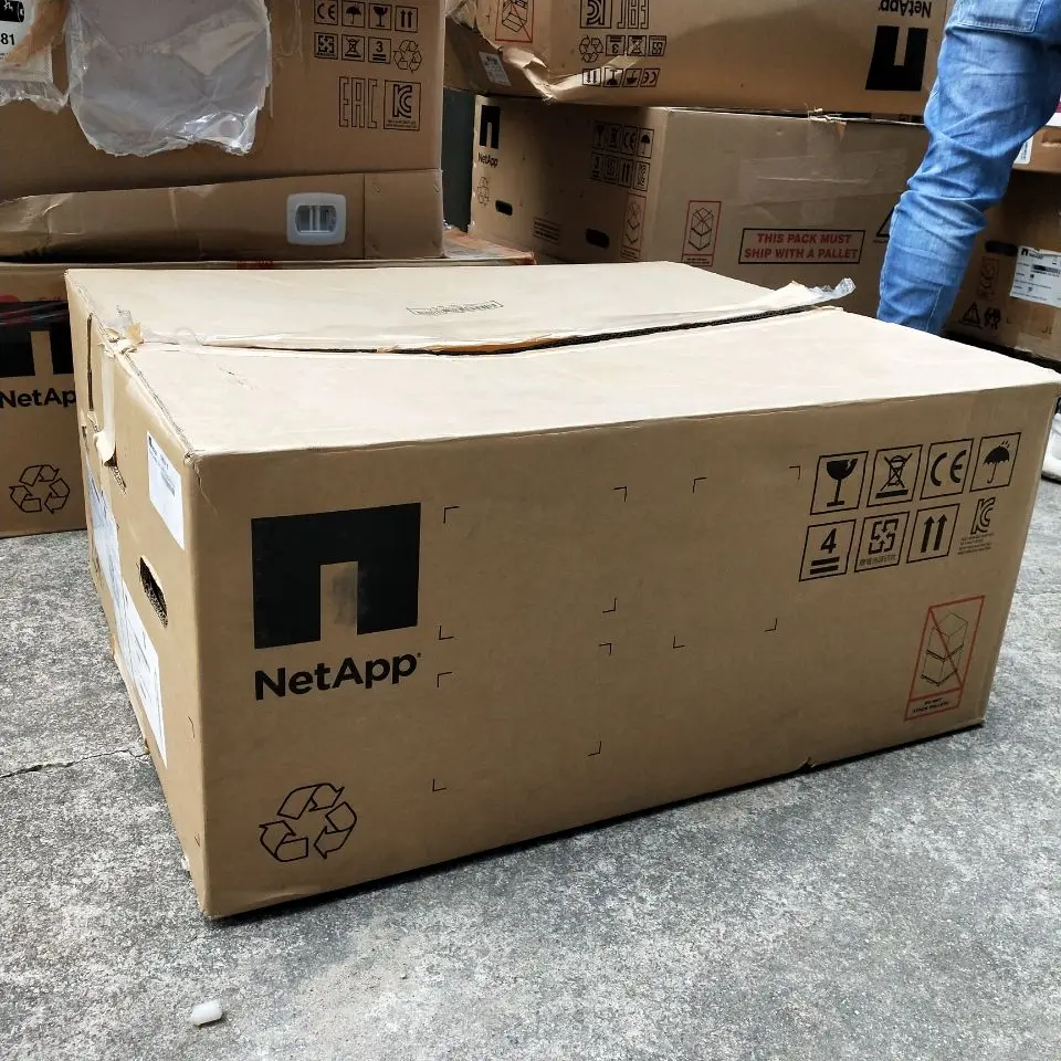 Brand new NetApp DS4246 StorageEnclore DAE include adjunct