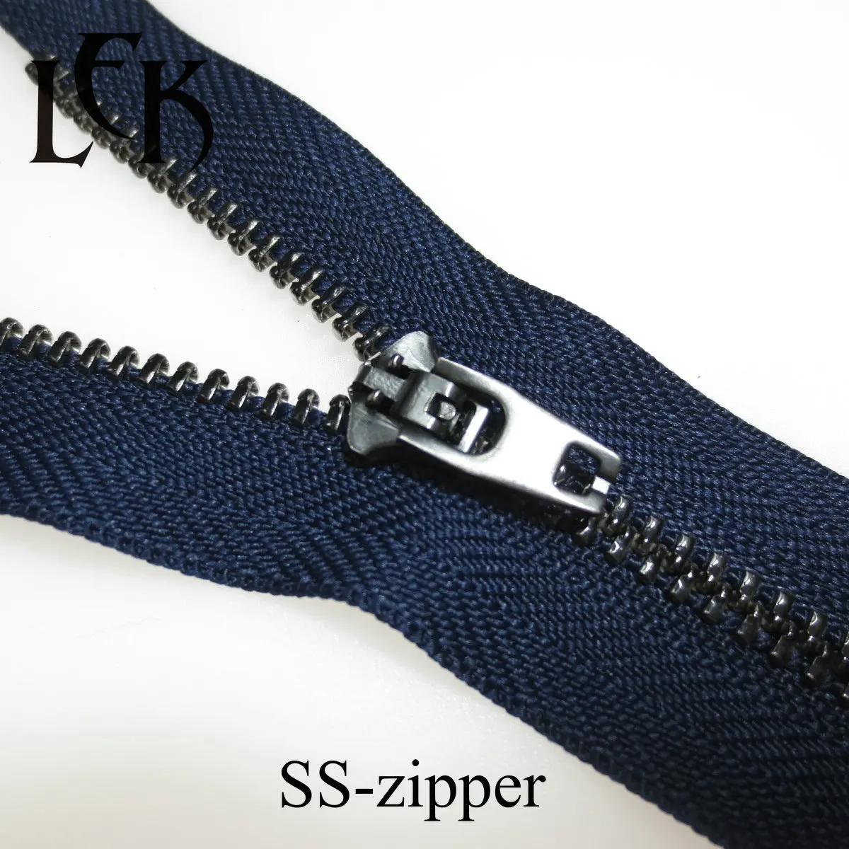 Factory wholesale tailoring accessories metal stainless steel 45yg zipper pull flap black nickel cursor de zper n3 for jeans
