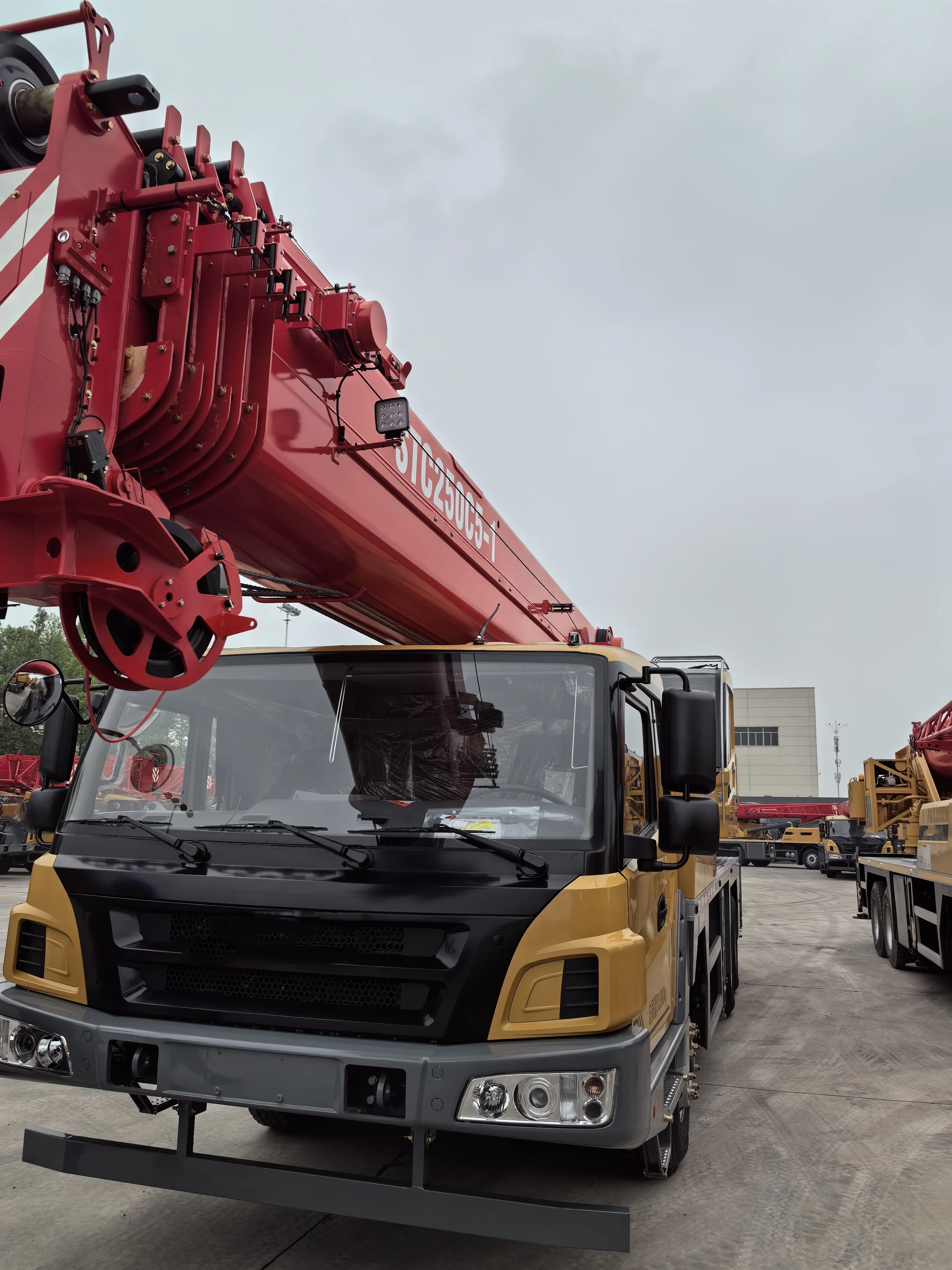 25 Ton Skymard STC250C5-1 crane truck and truck with crane within Lifting Machinery
