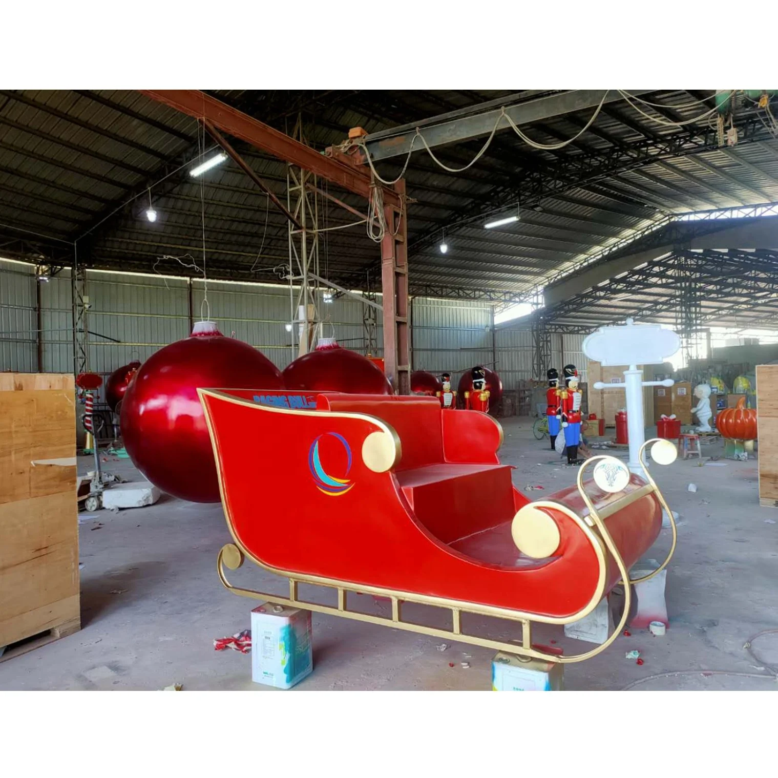 OUYA manufacturer customized fiberglass sculpture large Christmas decoration Santa Claus sleigh