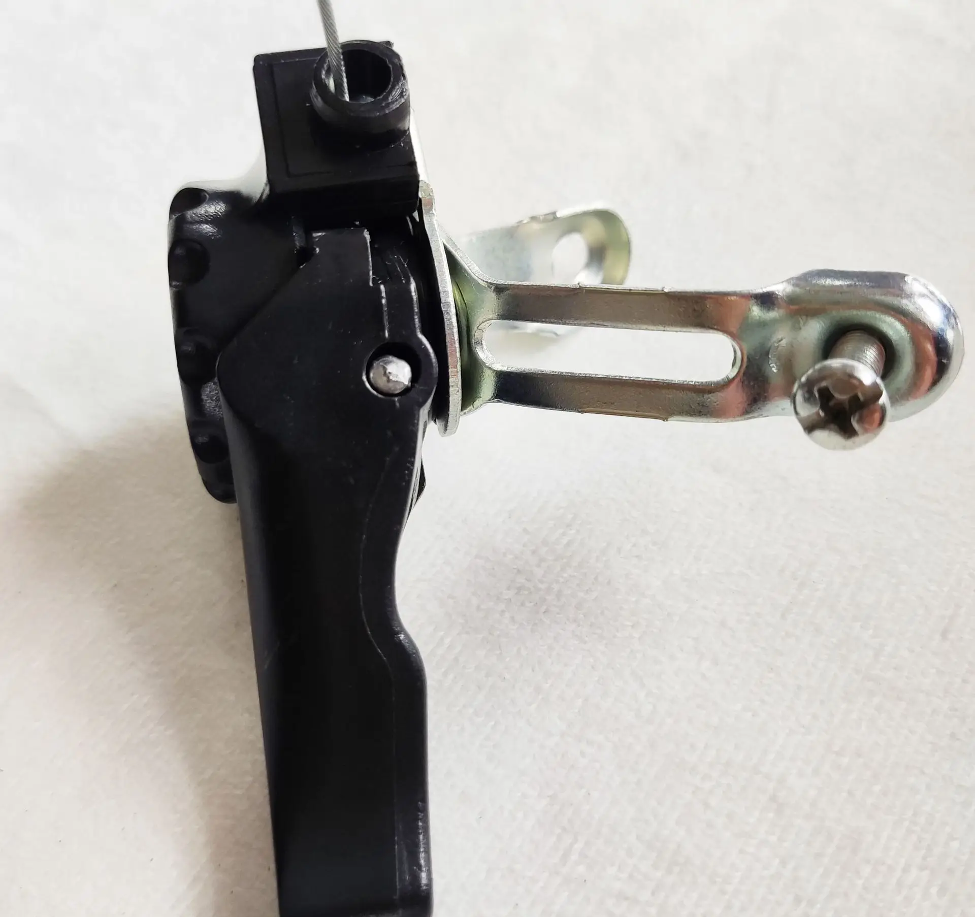 Plastic fingering mountain bike transmission bicycle governor handle bicycle chain bicycle accessories