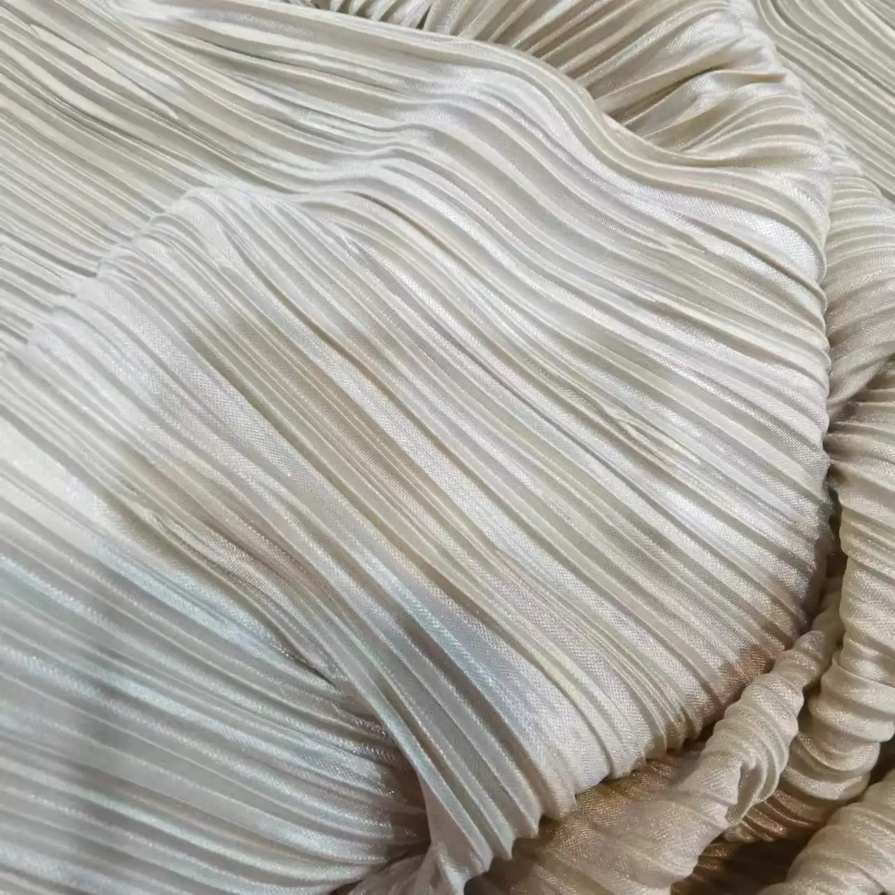 2024 Shiny  gilding  crinkle  Accordion Pleated Satin Fabric 100% Polyester Glittery Silk Satin for dress