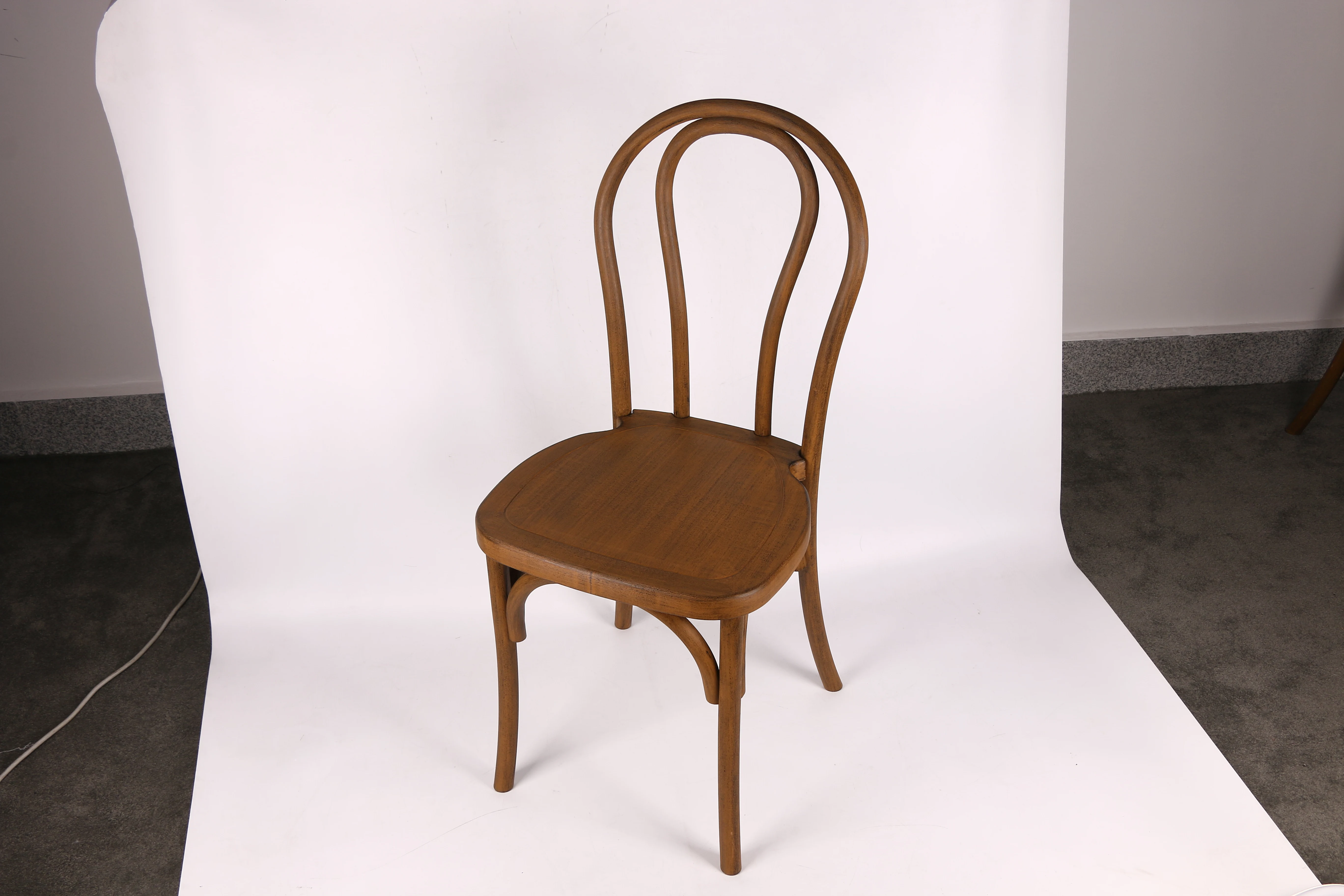 2024 New Antique Looking Resin Bentwood Party Chair