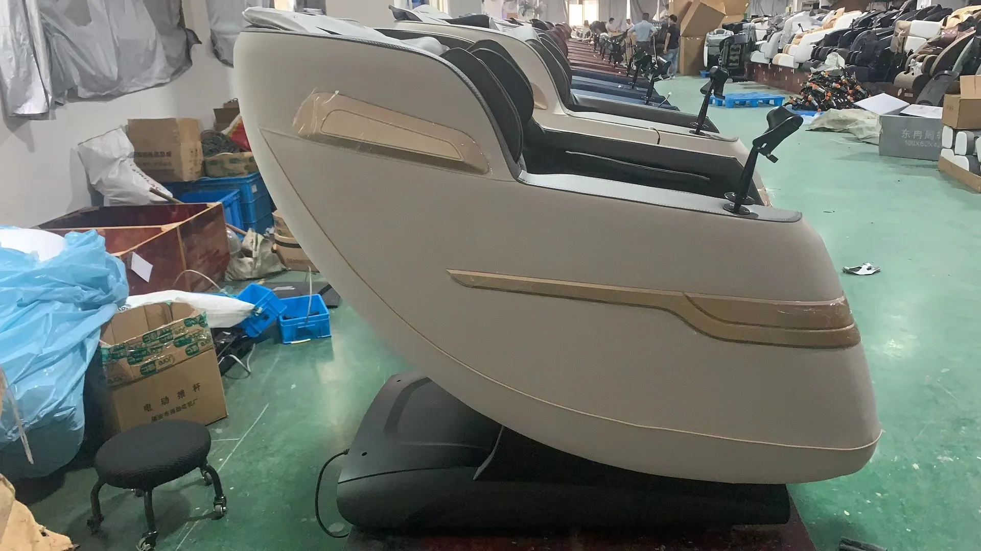 VCT-502F 2024 Fixed Point Luxury Rolling Cheap Price Zero Gravity Massage Chair Malaysia Full Body White Massage Chair