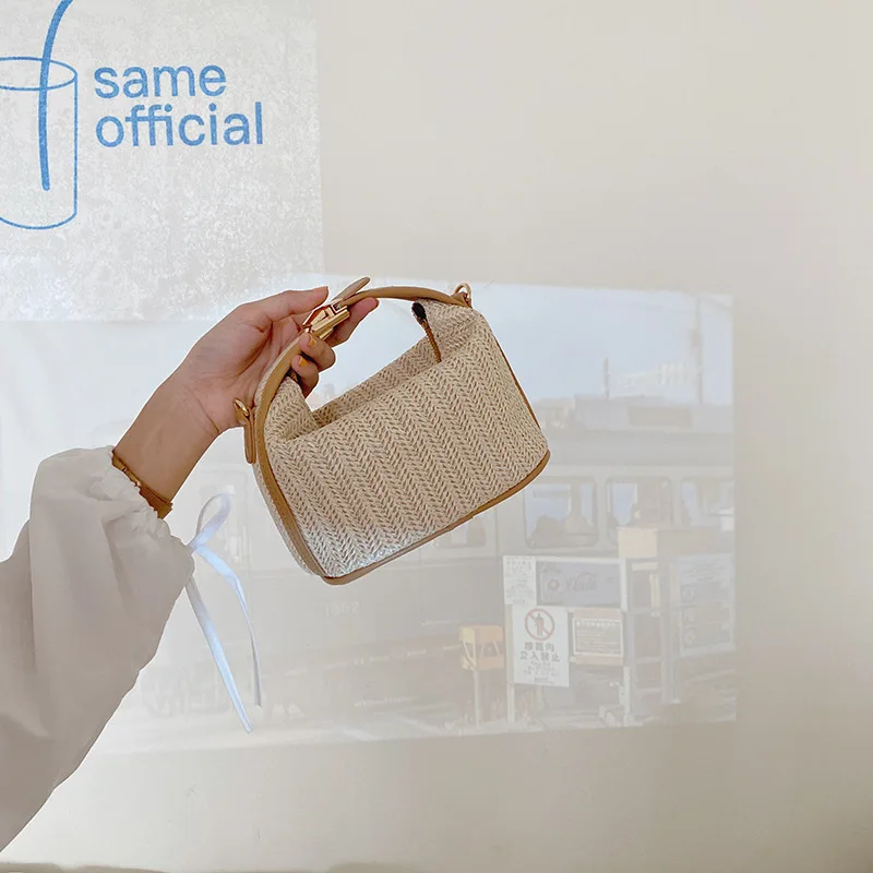 Plastic Raw Materials 2021 Korean summer new grass woven handbag fashion leisure vacation versatile one shoulder diagonalPS